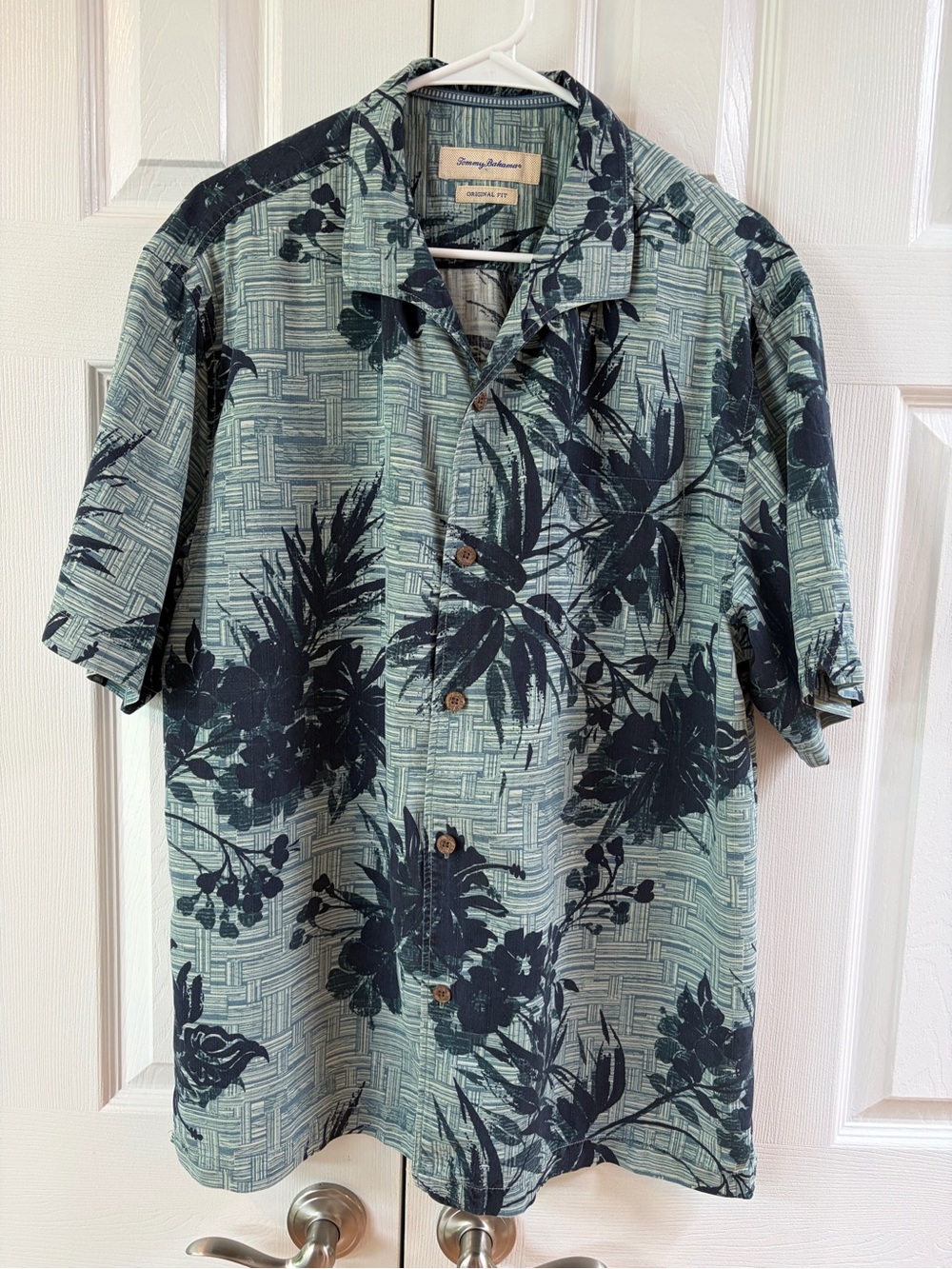 Tommy Bahama Blue and Teal Bamboo Island 100% Silk Camp Button Up Shirt Size L